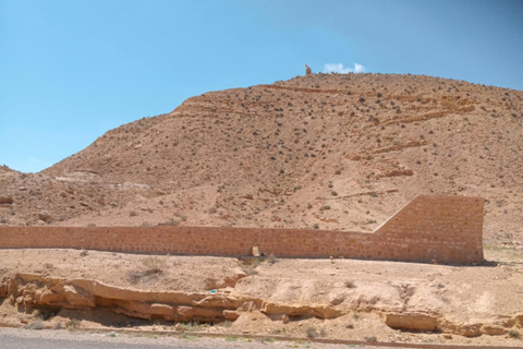 From Djerba: Day trip to Tataouine Chenini