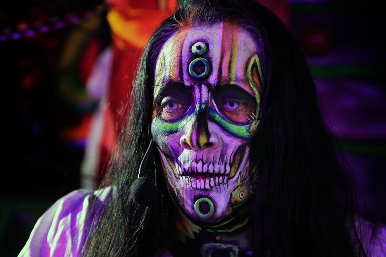 Mexico City: La Llorona Show with Trajinera Ride & Transfer