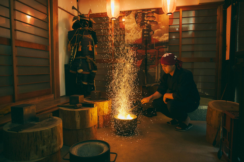 Authentische Messerherstellung bei einem Schmied in Kyoto