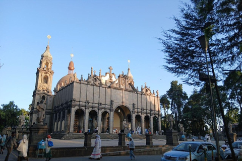 Addis Ababa: Guided City Highlights Tour in English & French