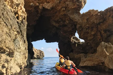 Pollença: Kajakupptäckt – Snorkling och grottor
