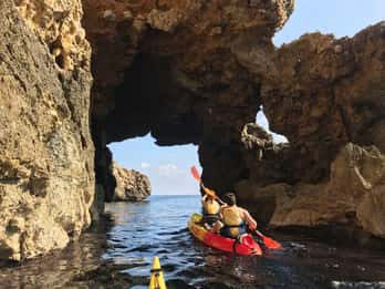 Pollença: Kayak Discovery – Snorkeling and Caves