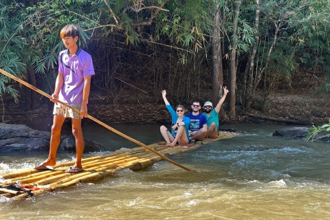 Chiang Mai : cascade, sanctuaire des éléphants et rafting en bambouVisite de groupe avec ramassage à l'hôtel