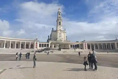 Visit Fátima, Nazaré and Óbidos