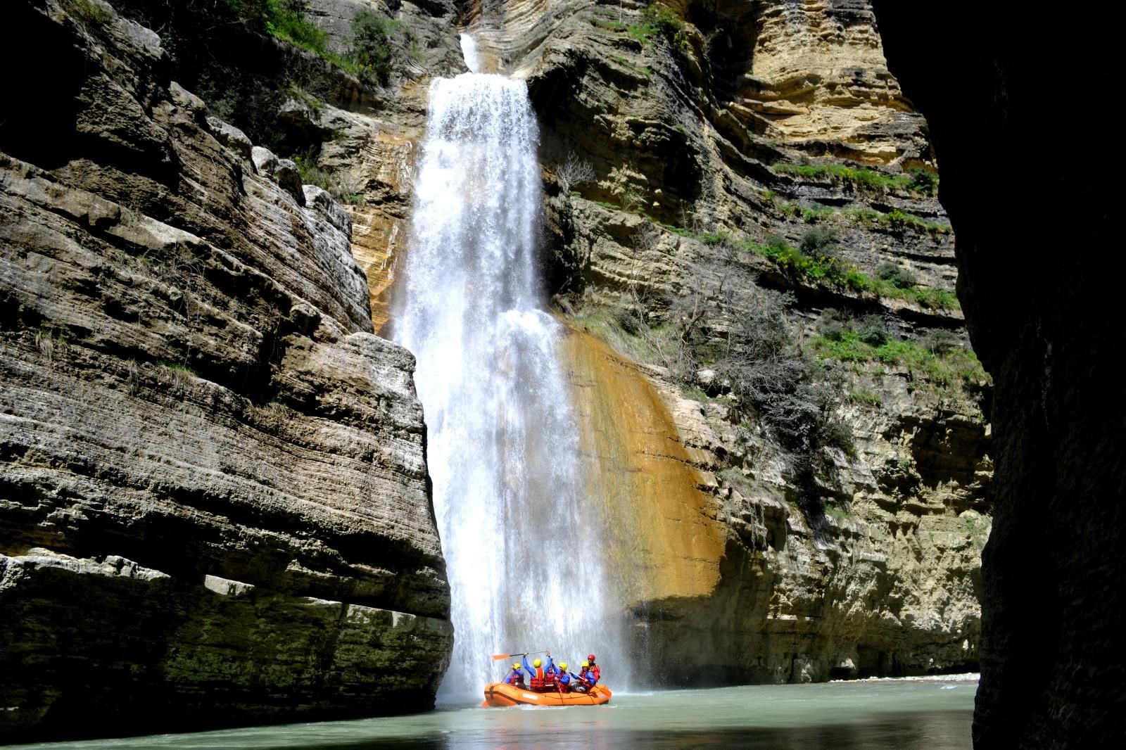 Tagestour zum Bogova-Wasserfall und zur Osum-Schlucht