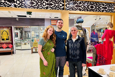 Delhi: Guided Shopping Tour Experience with Female Expert Exclusive Full-Day Shopping Tour with Female Expert Guide