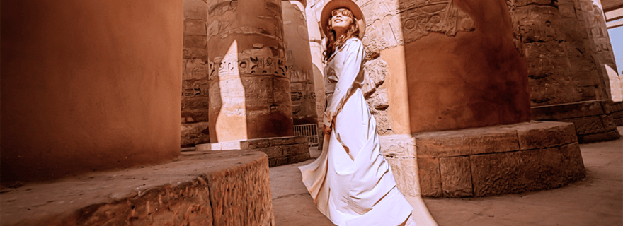 Depuis Le Caire : visite d'une journée des attractions immersives de Louxor en avion