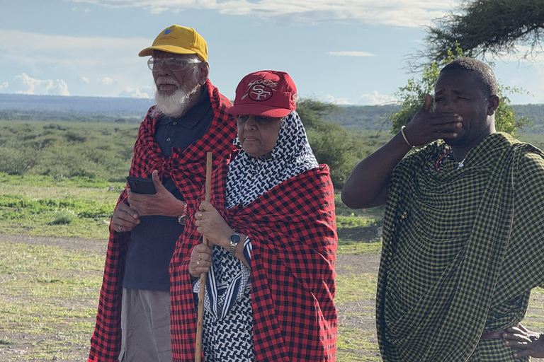 Moshi/Arusha: Maasai Village Tour with Lunch and Traditions Arusha: Maasai Village Tour with Lunch and Traditions