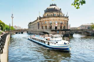 Berlin: Stadtrundfahrt per Boot mit Sitzplatzgarantie