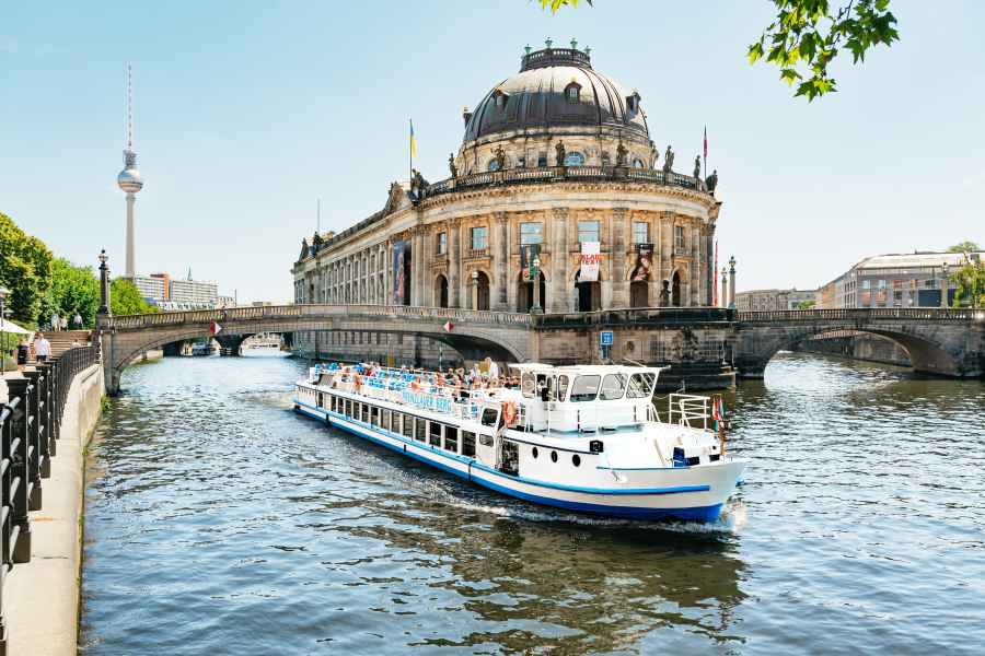 Berlin: 1-stündige Stadtführung per Boot mit Sitzplatzgarantie. Foto: GetYourGuide