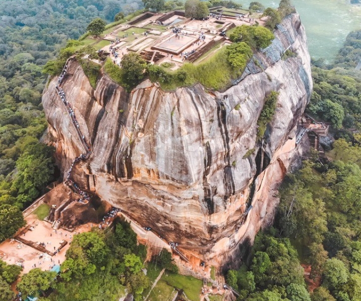 Dambulla:Sigiriya Rock Fortress & Dambulla Cave Temple tour