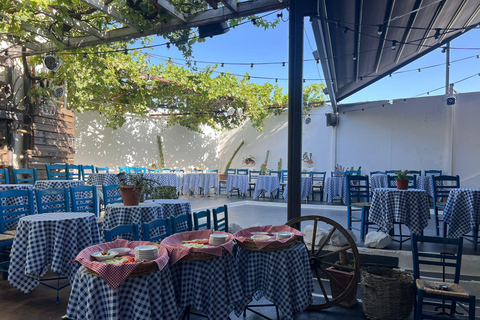 Santorini: Plate-Smashing Show & Fira Walking Tour