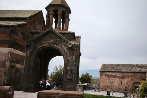 Tbilisi: Private Ride to Yerevan with Wine Tasting