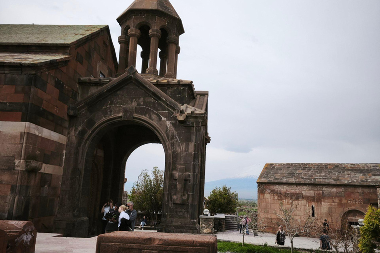 Tbilisi: Private Ride to Yerevan with Wine Tasting