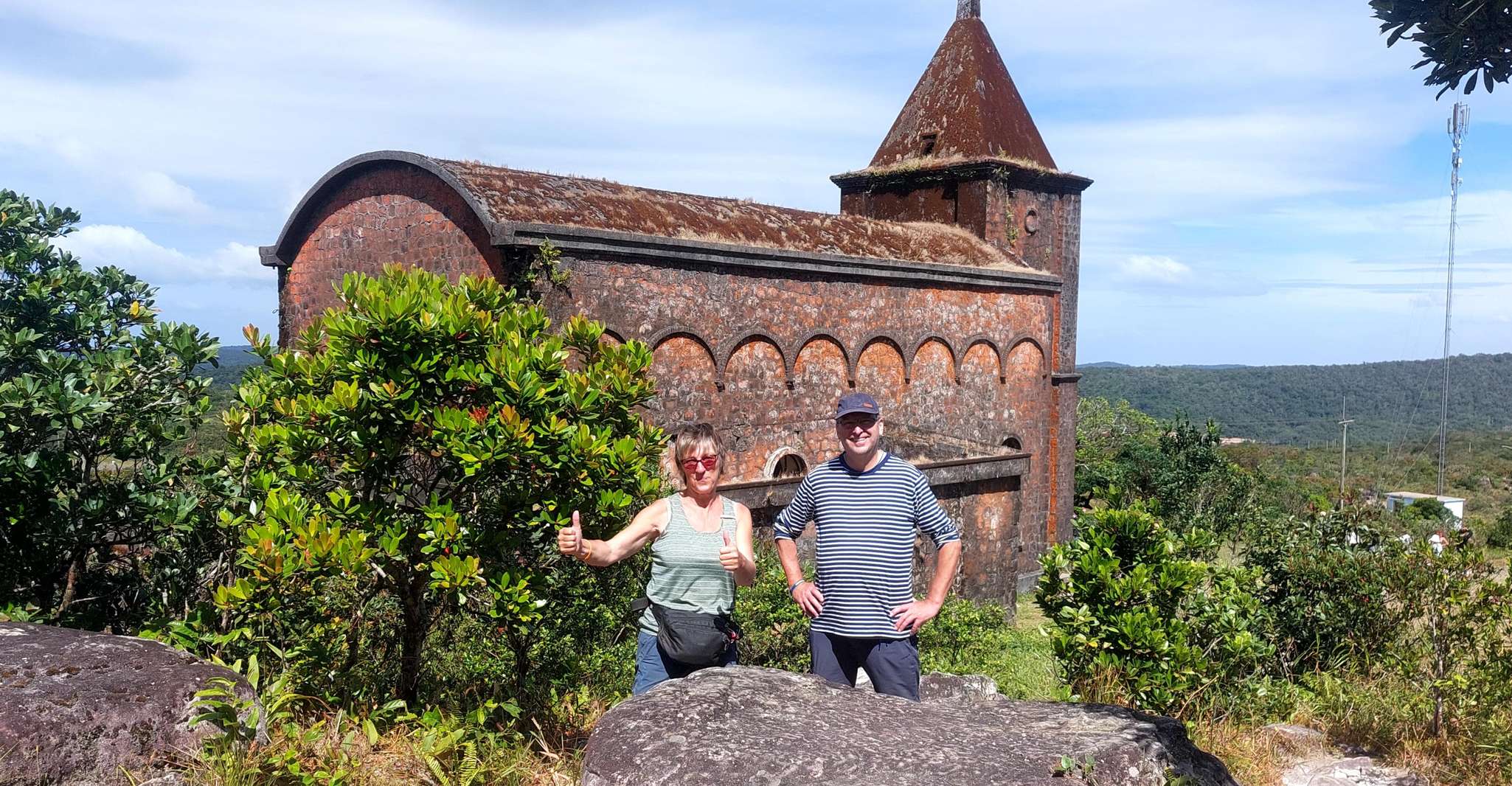 Bokor nationalpark tours, including abandoned buildings - Housity