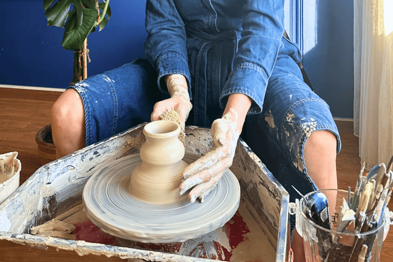 Antalya: Pottery Wheel Workshop - Shape Clay with Your Hands FOR FOREIGN GUESTS 1.5h (Without Firing - Quick Experience)