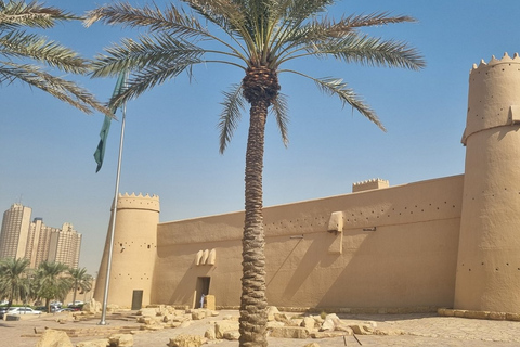 Riade: visita guiada à Fortaleza e ao Museu de MasmakRiade: visita guiada ao Forte e Museu de Masmak