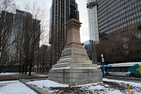 Montreal: Private City Tour by Luxury Sedan