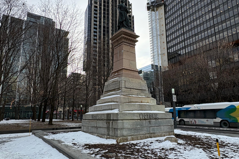 Montreal: Private City Tour by Luxury Sedan