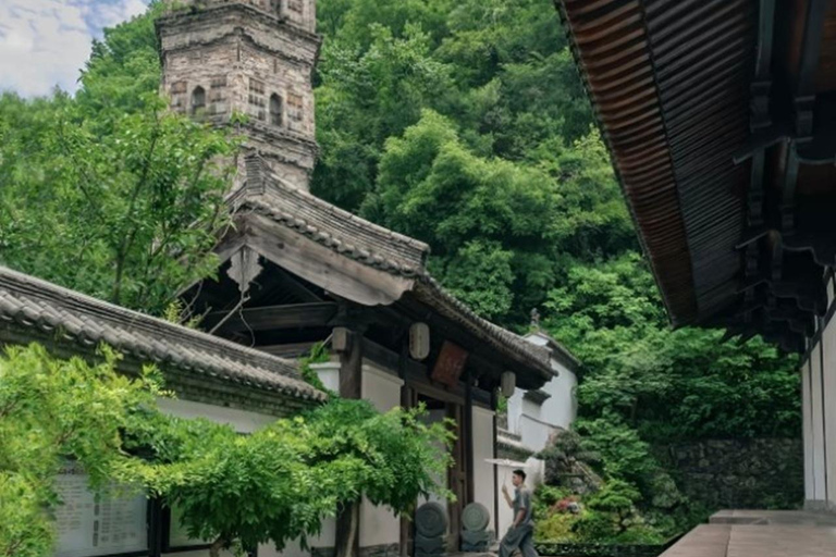 Linhai: Free Guided Tour Great Wall Climb & Old Street Walk