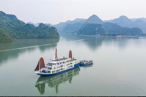 Desde Ninh Binh : Crucero de lujo Lotus de 2 días por la bahía de Lan Ha