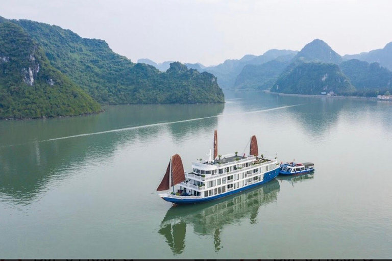 Desde Ninh Binh : Crucero de lujo Lotus de 2 días por la bahía de Lan Ha