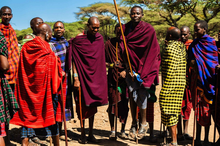 Sansibar: Maasai Dorf Tour mit Dhow Sunset Cruise