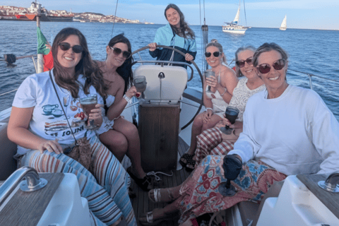 Lisbon Sunset Boat Tour–Golden Hour Cruise w/ Welcome Drink