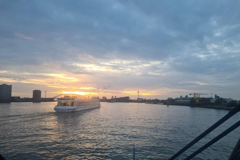Spijkenisse: Moonlight Dinner Cruise with Buffet & Music