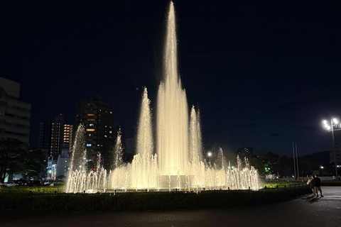 Nocny spacer po Hiroszimie i wycieczka po okonomiyaki w stylu HiroszimyNocny spacer po Hiroszimie i wycieczka okonomiyaki w stylu Hiroszimy