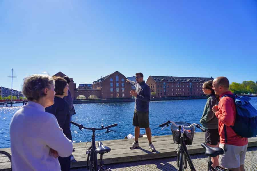 Architektur in Kopenhagen: 3-stündige Fahrradtour mit Experten. Foto: GetYourGuide Architektur in Kopenhagen: 3-stündige Fahrradtour mit Experten. Foto: GetYourGuide