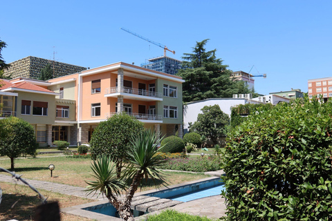 地拉那共产主义遗迹和历史中心之旅地拉那共产主义与历史中心之眼