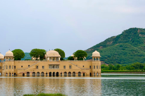 From Ahmedabad: 2-Day Udaipur Private Tour with Guide