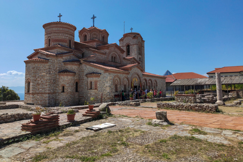 Desde Tirana: Excursión de un día a la ciudad de Ohrid y al Monasterio de San Naum