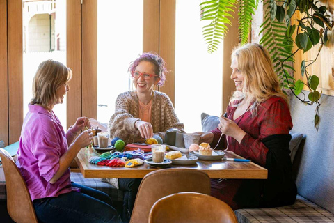 Learn how to crochet or knit in Salzburg