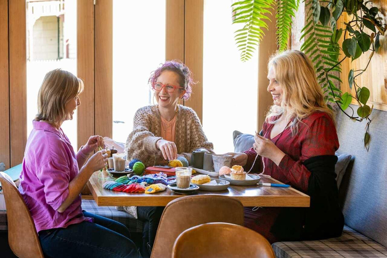 Learn how to crochet or knit in Salzburg