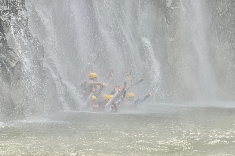 Livingstone: Batoka Gorge Whitewater Rafting & 4x4 Tour