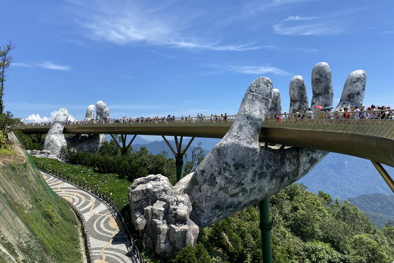 Ponte d&#039;Oro - Colline di Ba Na: Viaggio in funivia e biglietto d&#039;ingressoBiglietto per il viaggio in funivia e per l&#039;ingresso con pranzo a buffet