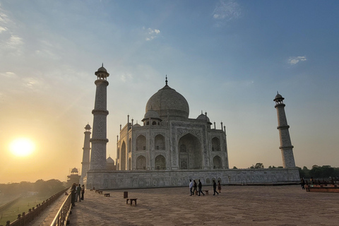 From Delhi: Agra Day Trip with Taj Mahal and Agra FortAC Car and Tour Guide Service Only