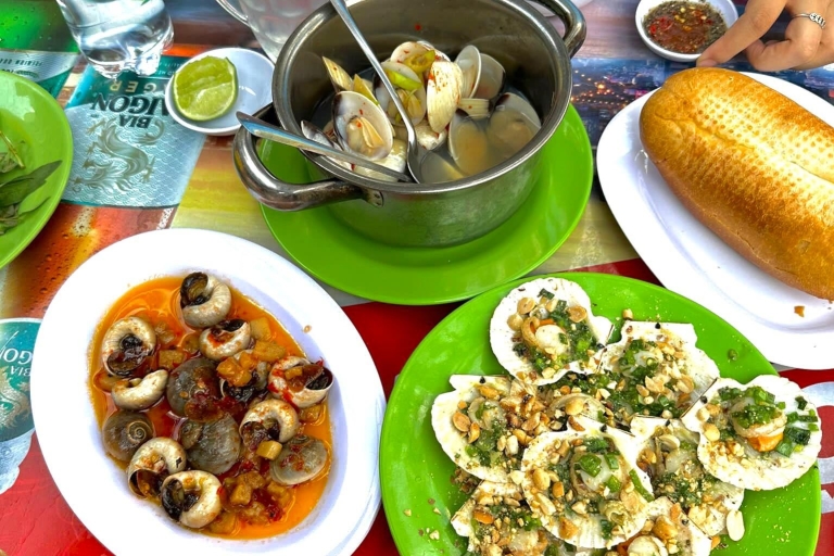 Ho Chi Minh: Motorbike Food Tour with All-Female Drivers Private Tour with Hotel Pickup from Districts 1, 3 and 4