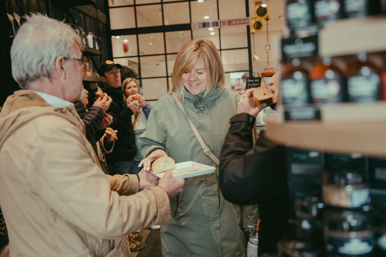 Quebec City: Old Quebec Food Tasting and Drink Walking Tour