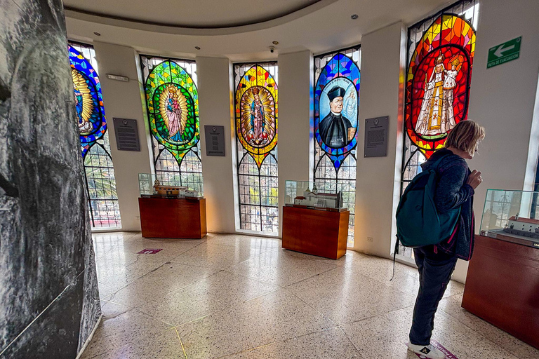 FullDay Quito: Middle of the World, Cable Car, Old Town