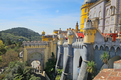 Lissabon: Sintra, Pena Palace, Cabo Roca kust &amp; Cascais TourMet toegangsbewijs voor het paleis van Pena inbegrepen