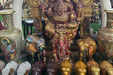 Jaipur Private Shopping Tour with Car, Guide, Pickup/Drop