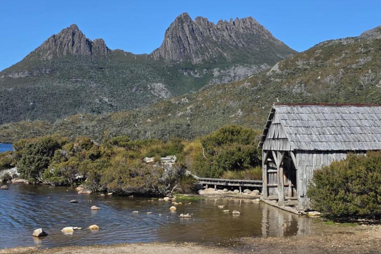 Hobart: Cradle Mountain & Wineglass Bay 2-Day Tour