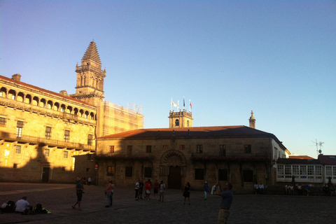 Santiago de Compostela: Private Transfer to Oporto Santiago de Compostela: Private Transfer to Oporto w/ Bikes