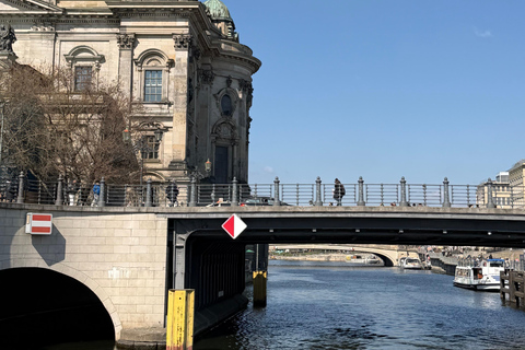 Berlin boat Tour: Spree River Cruise with Views of Landmarks Berlin boat Tours Spree River Cruise with Views of Landmarks