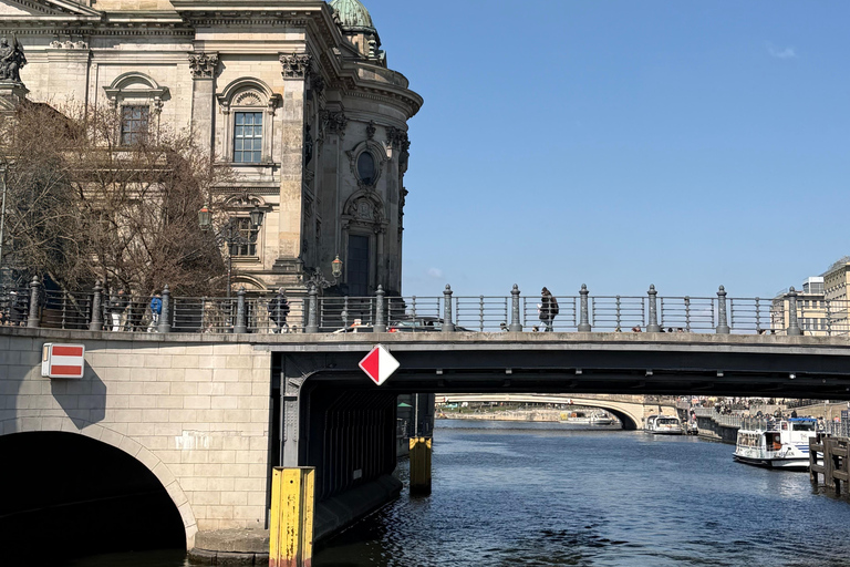 Berlin boat Tour: Spree River Cruise with Views of Landmarks Berlin boat Tours Spree River Cruise with Views of Landmarks