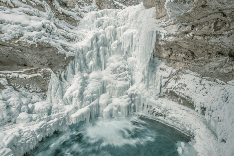 Patinaje sobre hielo en el Lago Louise y Paseo sobre hielo en el Cañón JohnstonLago Louise y Cañón Johnston