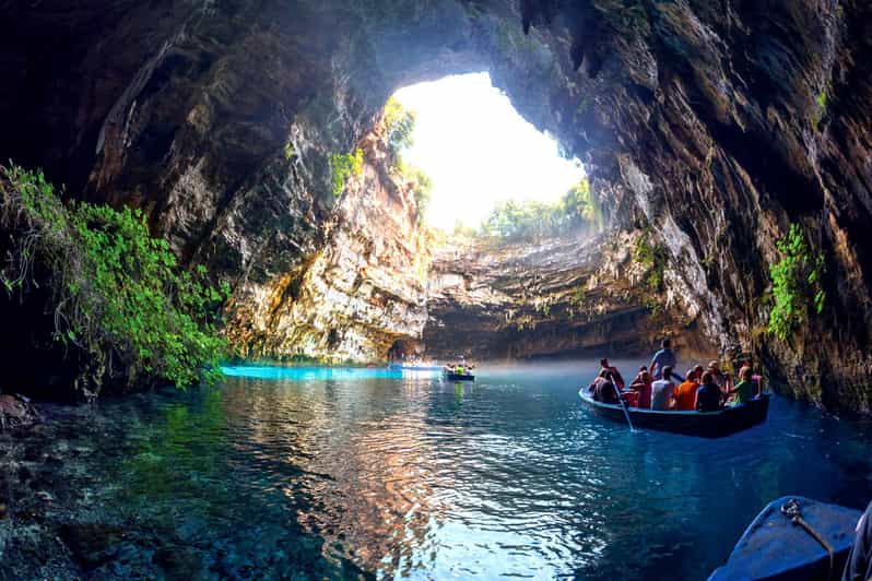 Kefalonia: Melissani Lake Private Fast-Track Visit